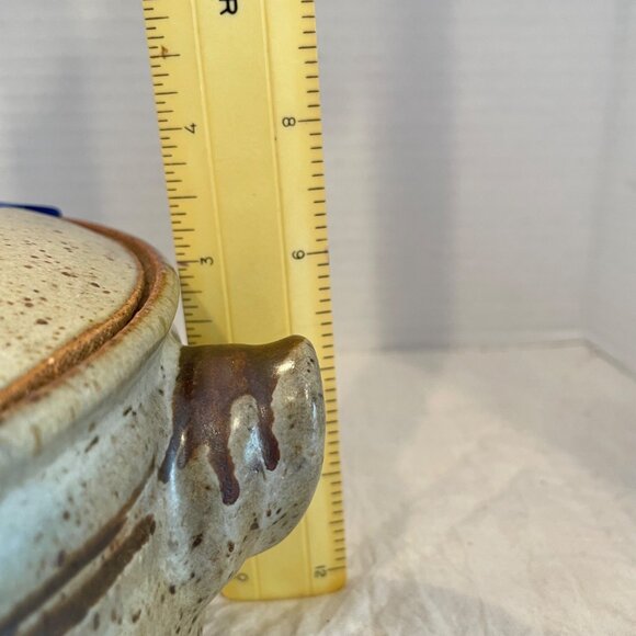 Handcrafted Stoneware Bundt Cake Pan With Lid Speckled Beige & Brown Finish Circ - Picture 13 of 13